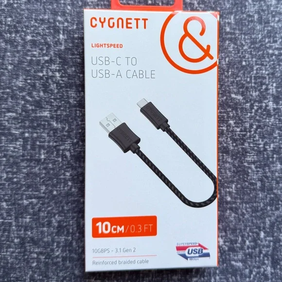 USB-C to USB-A Cable (10 cm/0.3 ft)
