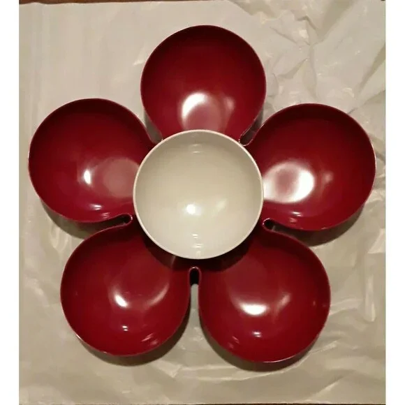 Tarhong Party Serving Set, Melamine Red Daisy Preowned, Extra Large