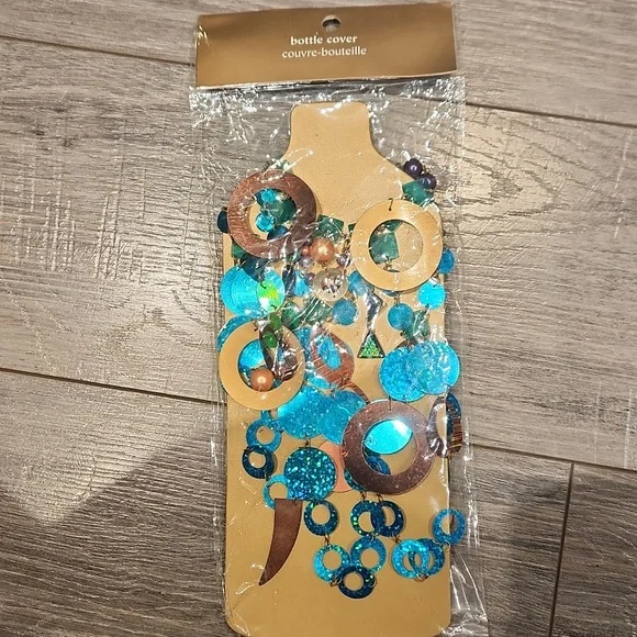 NWT Pier 1 Imports Bottle Cover