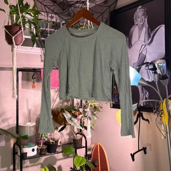 Waffle Knit Cropped Long Sleeve Shirt Womens Size XS Olive Green