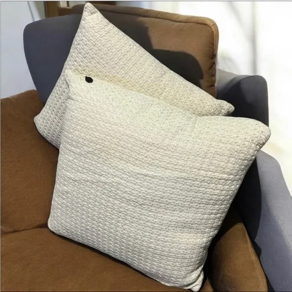 Set of 2 NWT Pier 1 Imports Cream Textured Pillows 18x18 –Neutral Decorative