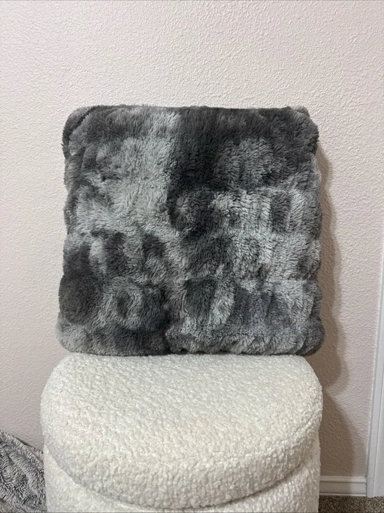 Pier 1 20” x 20” Faux Fur Gray Throw Decorative Pillow Very Soft Great Quality