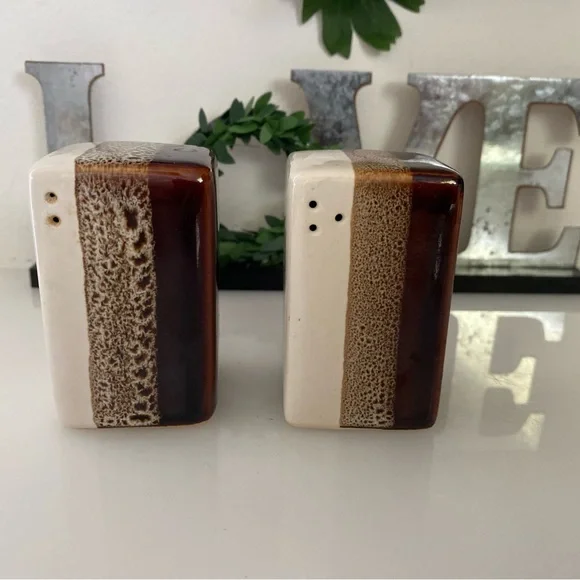 Pier 1 Salt &‎ Pepper Shakers Retired Mid Century Modern Ceramic Brown