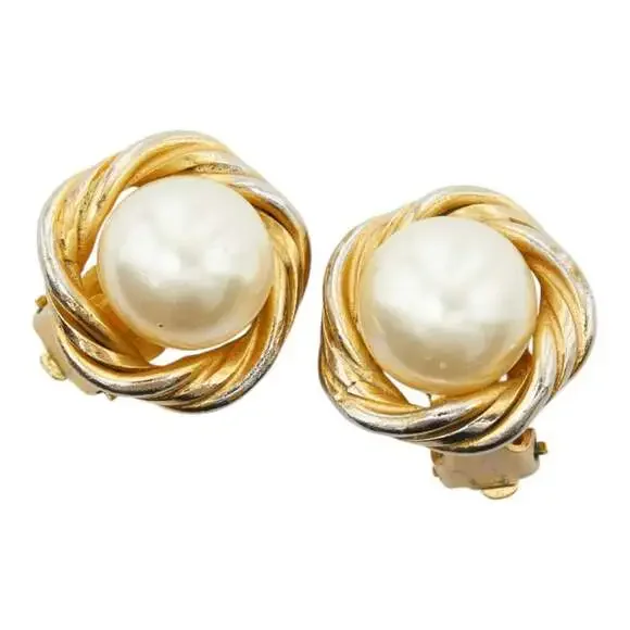 Chanel Vintage Clip-On Earrings Pearl #250064C41B