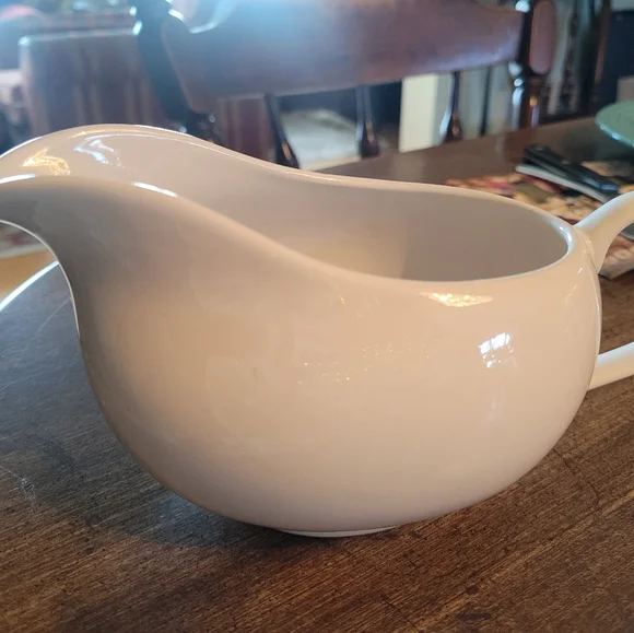 PIER 1 IMPORTS Elegant White Gravy Boat