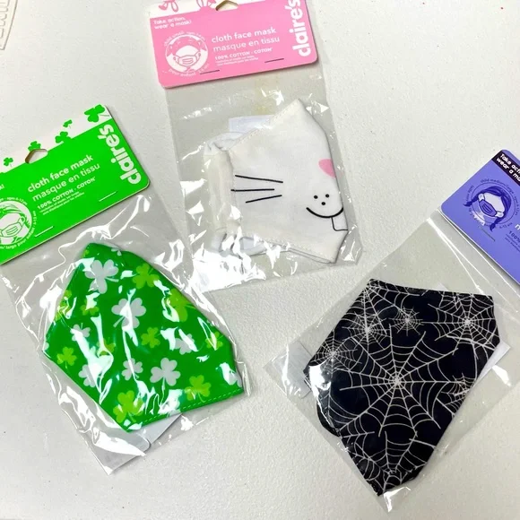 Claire’s Cloth Face Mask 3 Pcs, Random Style