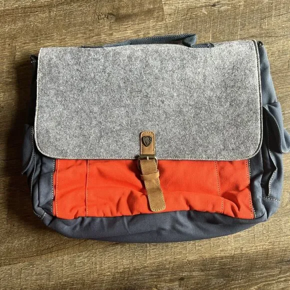 Warner Brothers Messenger Bag / Laptop Bag Carrying Case for 13