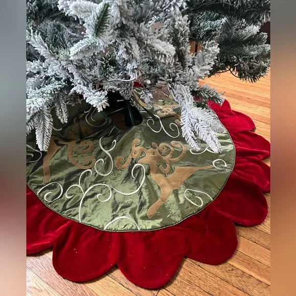 Pier 1 Imports Christmas Reindeer Tree Skirt