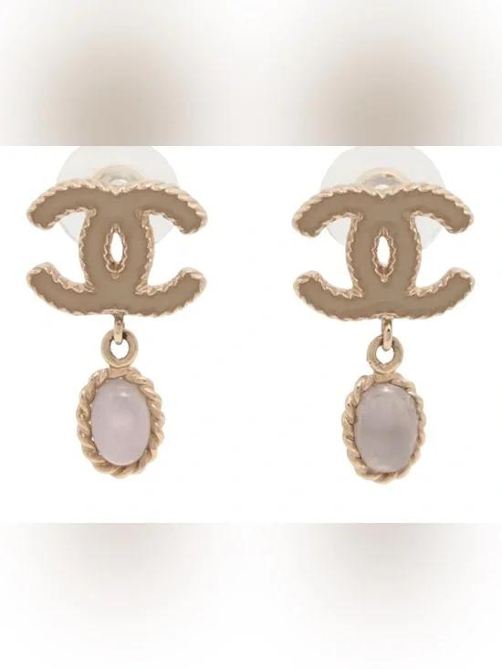 ✨🛍️ Chanel Gold CC Drop Earrings Pierced