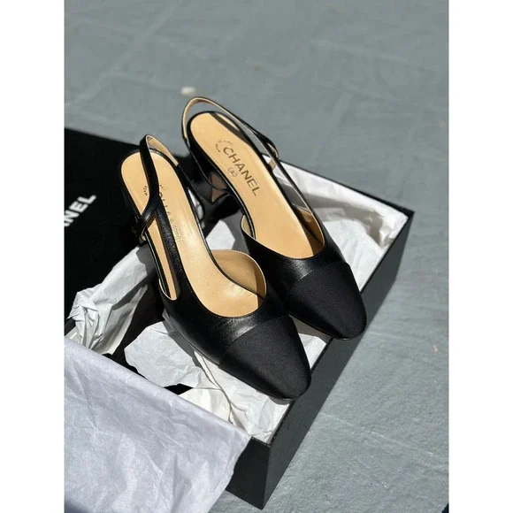 Chanel Black Grosgrain Cap Toe Slingback Pumps Size 40 CC Logo