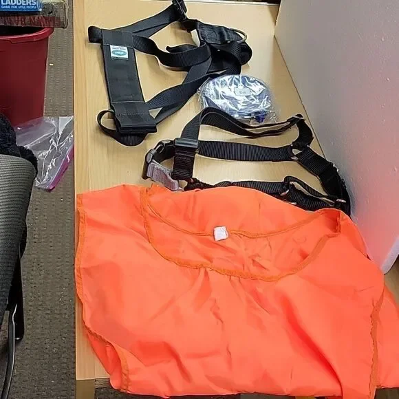 Large‎ dog seat belt, harness, lead and night vest for the walker