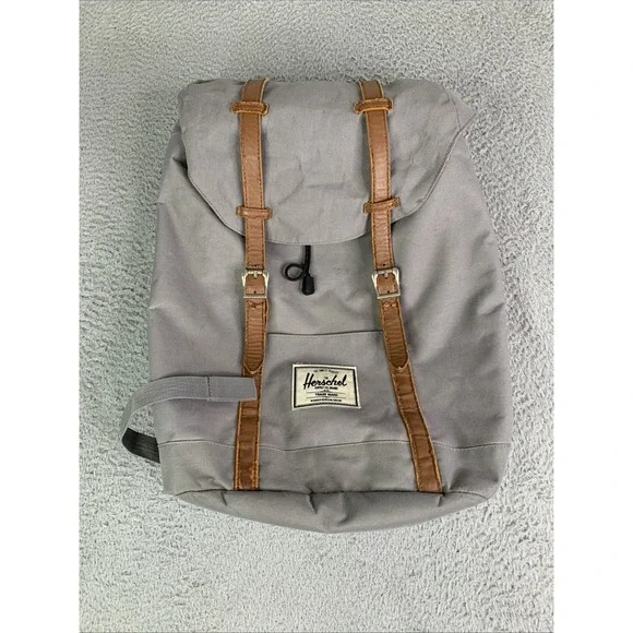 Herschel Classic Retreat Backpack Grey/Tan Gargoyle 19.5L Hold 15in Laptop