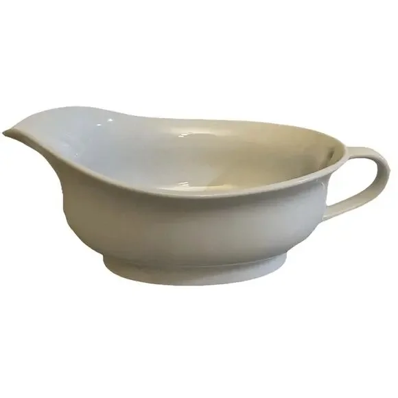 Pottery Barn Classic Gravy Boat‎ Solid White 8.5”L X 3.5”H