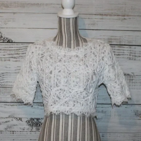 Windsor White Embroidered Lace Crop Top