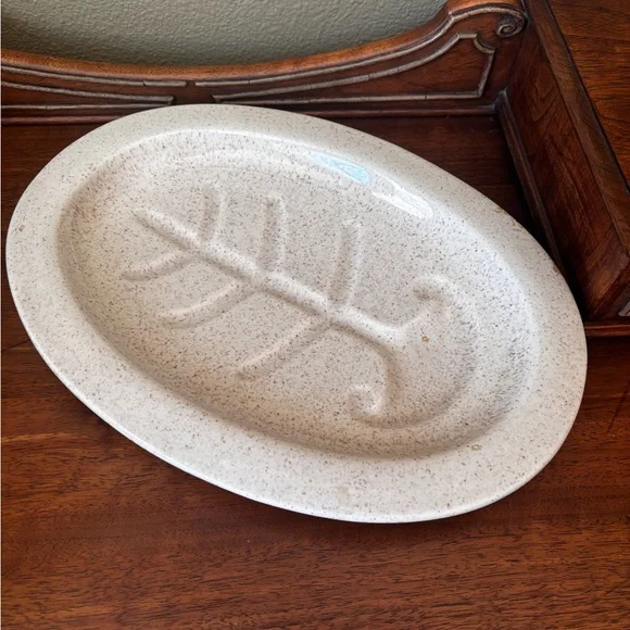Vintage Red Wing USA Speckled Cream Leaf Design Platter