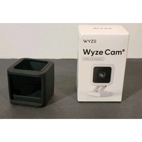 New Wyze Cam‎ V3 Wired Security Camera Night Vision Indoor/Outdoor 1080p + Case