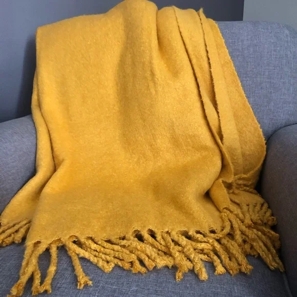 New: Pottery Barn 80 x 55 Acrylic Throw Blanket