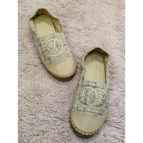 Chanel Multi Color Tweed Leather CC Logo Espadrilles Cream Flats Size 38 Italy