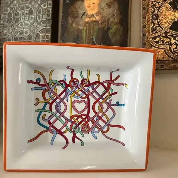 Pottery‎ Barn HERproject Heart Ceramic Stoneware Dish/ Tray