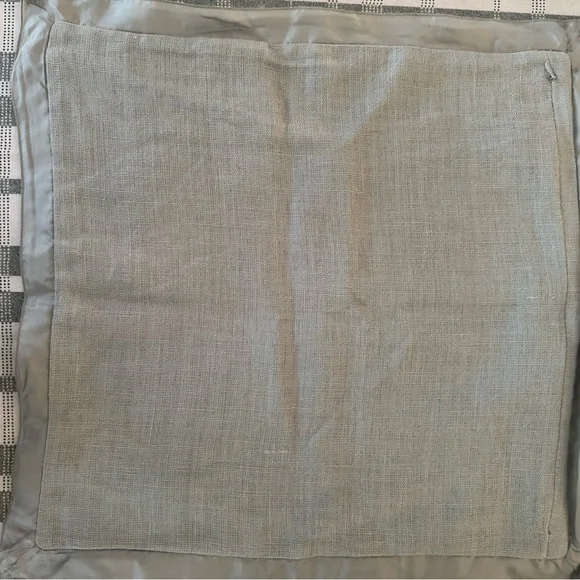 Pottery barn 20x20inch light blue tonal linen flange pillow cover.