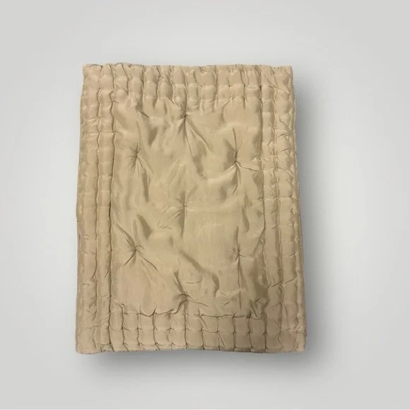 Pottery Barn Quilted Tufted 100%‎ Silk Standart Shams Set Of 2 Beige Tan