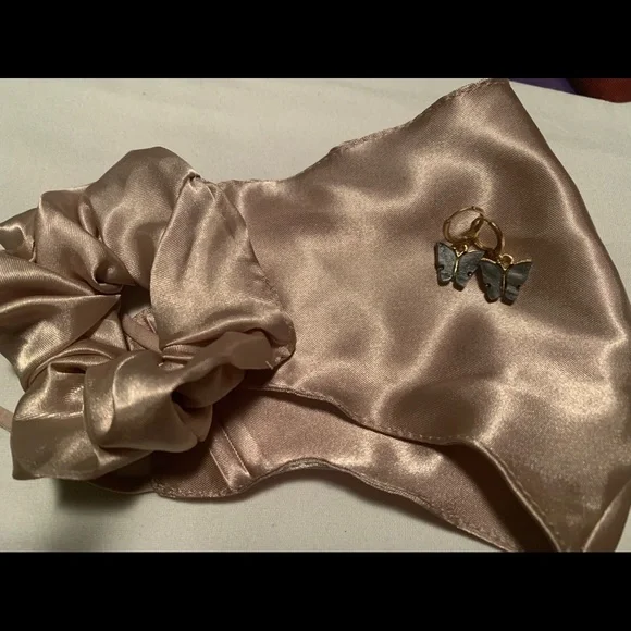 3 pieces color brown: face mask, scrunchie, earrings