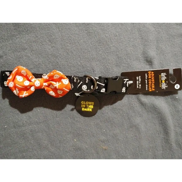 Thrills & Chills Halloween Theme Dog Collar Glows In Dark Size MED NWT SKULL BOW