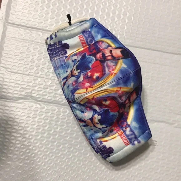NWT reusable Sonic hedgehog boys mask