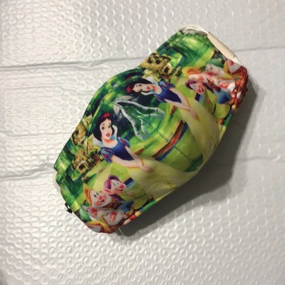 NWT reusable Snow White & 7 dwarfs mask