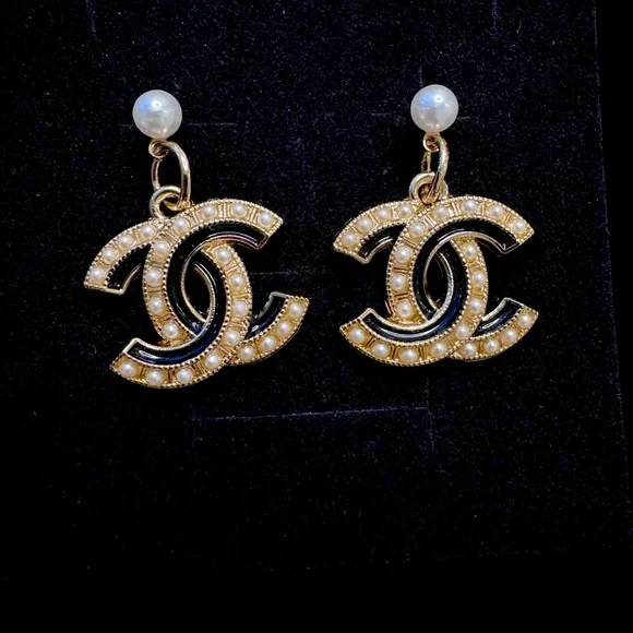 CHANEL Gold and White Pearl Interlocking C Drop Earrings