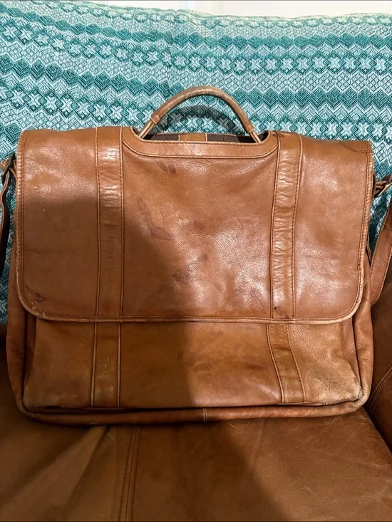 Leather Messenger Bag in Brown - Classic Men’s Briefcase