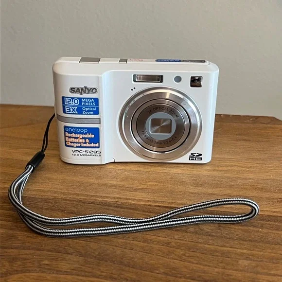 Sanyo VPC-S1285 Digital Camera 12MP For Parts / Not Working