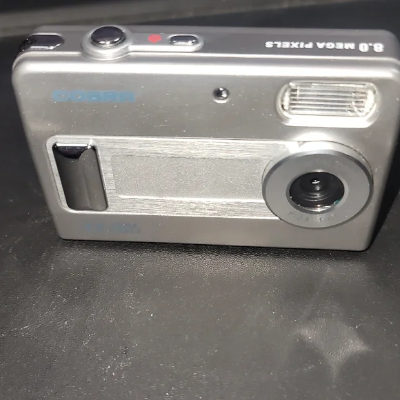 Cobra 8 Mega Pixel Digital Camera DC-8000 Works Great