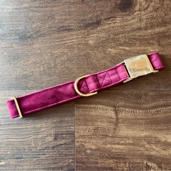 NEW The Foggy Dog Burgundy Velvet Dog Collar
