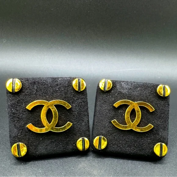 ❗️FINAL PRICE❗️LOT 1265 SUPER RARE 24K gold plated CHANEL vintage clip on
