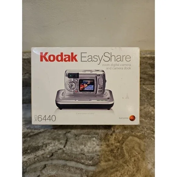 Kodak EasyShare DX6440 4.0MP Digital Camera - Silver W/ Box And Camera Dock 600