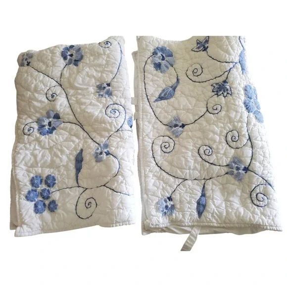 Pottery Barn‎ White Blue Floral Embroidered Quilted Standard Pillow Shams Set
