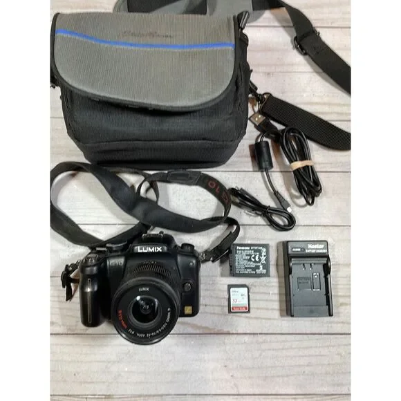 Panasonic DMC-G10 Digital Camera Black w/ Lens, Battery, Charger, Case‎