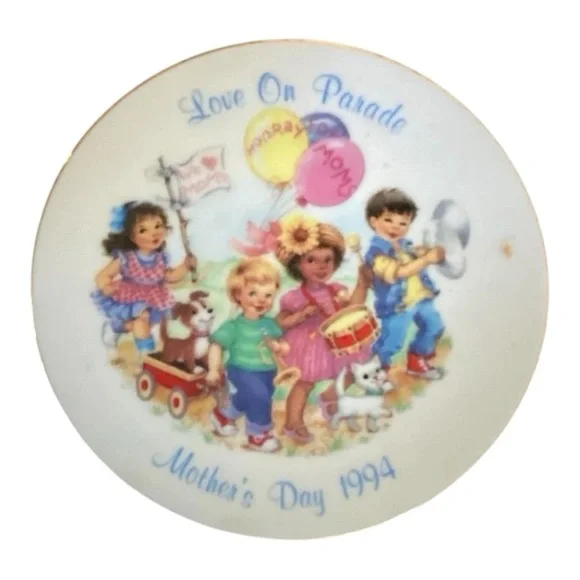 Vintage Mother's Day 1994 'Love On Parade' Decorative Plate - Multicolor