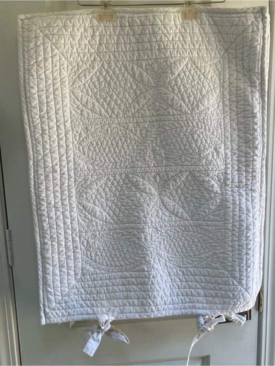 Pottery Barn Hanna Quilted Boutique 2 Standard Shams Cotton Linen White Ties