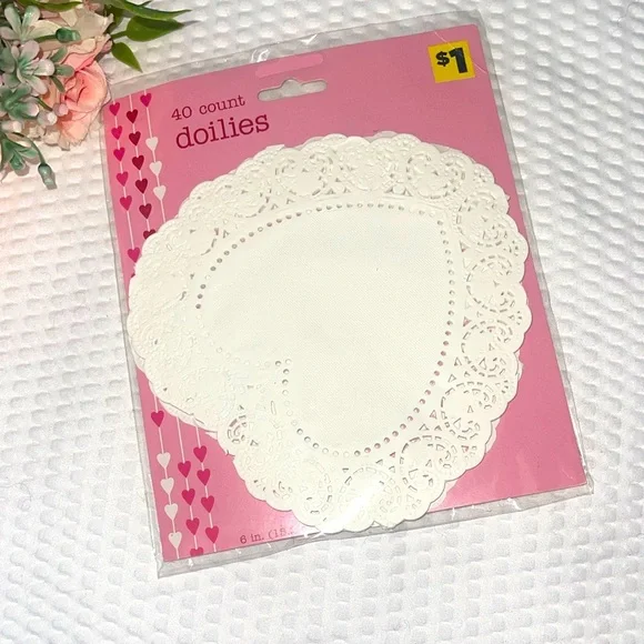 White Heart Doilies - 40 Count