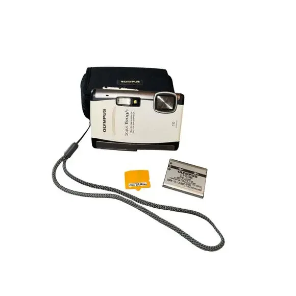 Olympus white style tough 6000 10MP waterproof & shockproof digital camera