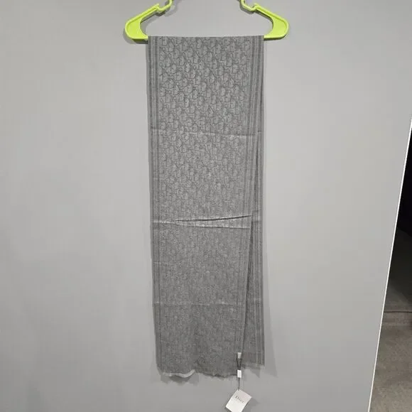 🐢 NWT Christian Dior Cashmere Trotter Scarf Grey. 80