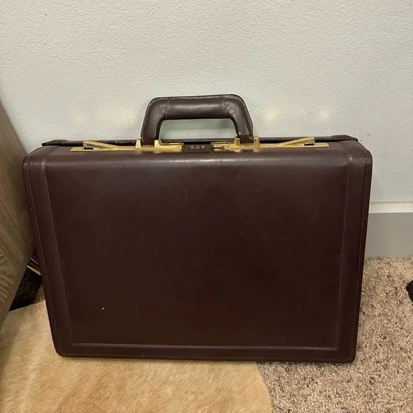 Vintage Brown leather Presto briefcase chocolate brown leather w/ gold hardware