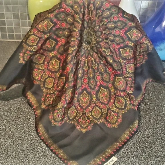 Dior Black and Red Scarf 18.50