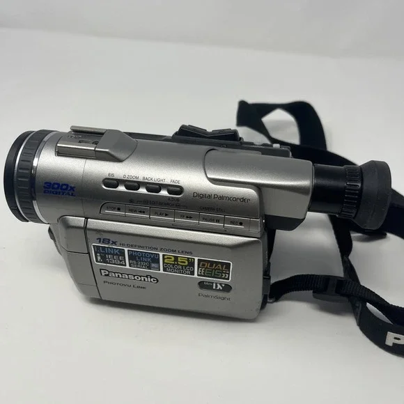 PANASONIC PV-DV100D Digital Palmcorder, UNTESTED, AS IS (No Battery/Charger)