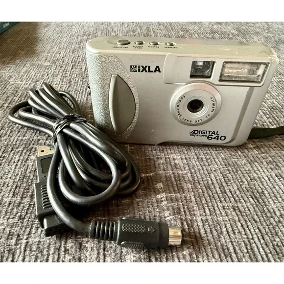 IXLA Digital Superpro 640 Camera Silver Excellent Vintage Y2K DSP640