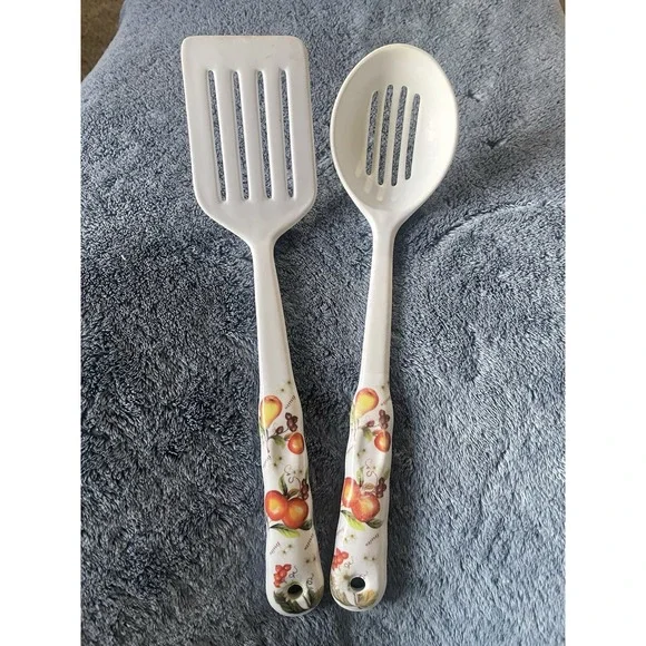 Vintage‎ White Fruit Design MELAMINE WARE SLOTTED SPATULA & SERVING SPOON