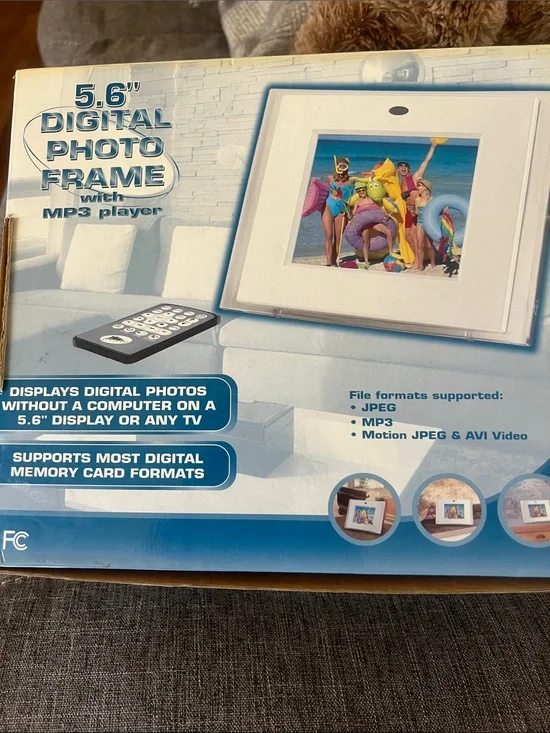 Digital Photo Frame 5.6