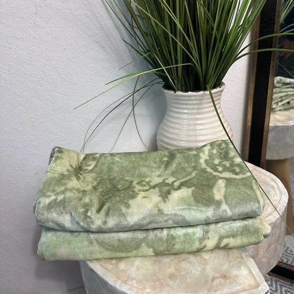 Pottery Barn Large Pillowcase Set Of 2